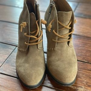 Sperry Dasher Gale Heeled Ankle Booties size 8